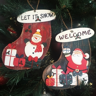 Σετ 2 Χριστουγεννιάτικες κρεμαστές κάλτσες Welcome - Let it Snow