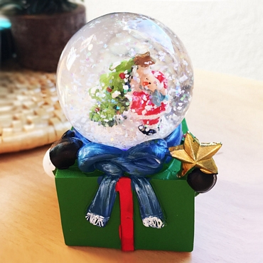 Χριστουγεννιάτικη χιονόμπαλα Άι Βασίλης