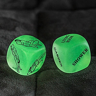 Σέξι ζάρια που φωσφορίζουν στο σκοτάδι