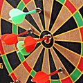 Magnetic dart game 46 εκ. ύψος - Στόχος με 6 μαγνητικά βελάκια 